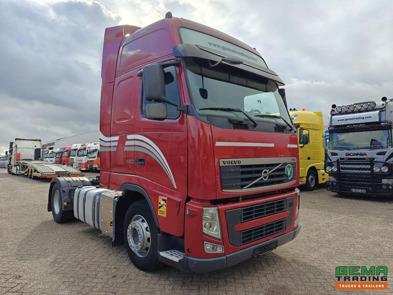 Volvo FH460 4x2 Globetrotter XL Euro5 - Handgeschakeld - Dubbele tanks - Tracteur routier: photos 2 Volvo FH460 4x2 Globetrotter XL Euro5 - Handgeschakeld - Dubbele tanks - Tracteur routier: photos 2