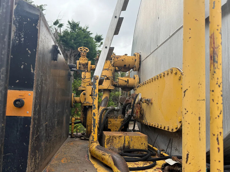 Camion pour transport de bitume Renault G260 4X2 ACMAR Bitumen Sprayer 10.000L Spring/Spring Manual Gear: photos 10