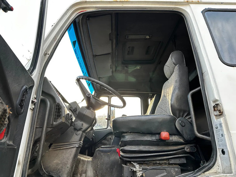 Mercedes-Benz SK 1935 V8 4X2 Tipper Spring/Spring AMCO V825 9T Crane - Camion benne, Camion grue: photos 5 Mercedes-Benz SK 1935 V8 4X2 Tipper Spring/Spring AMCO V825 9T Crane - Camion benne, Camion grue: photos 5