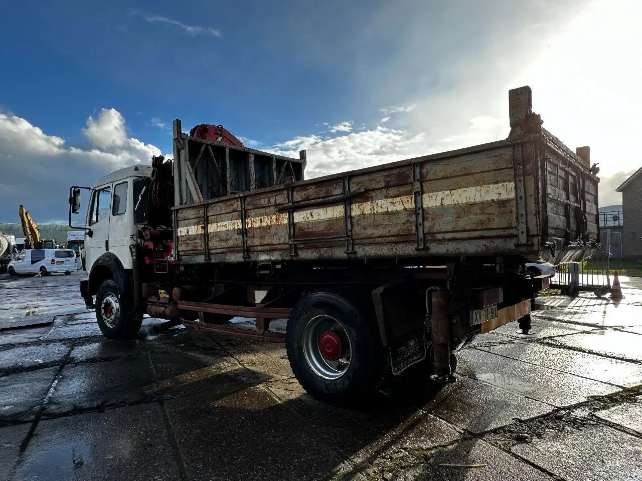 Mercedes-Benz SK 1935 V8 4X2 Tipper Spring/Spring AMCO V825 9T Mercedes-Benz SK 1935 V8 4X2 Tipper Spring/Spring AMCO V825 9T - Camion benne, Camion grue: photos 3 Mercedes-Benz SK 1935 V8 4X2 Tipper Spring/Spring AMCO V825 9T Mercedes-Benz SK 1935 V8 4X2 Tipper Spring/Spring AMCO V825 9T - Camion benne, Camion grue: photos 3