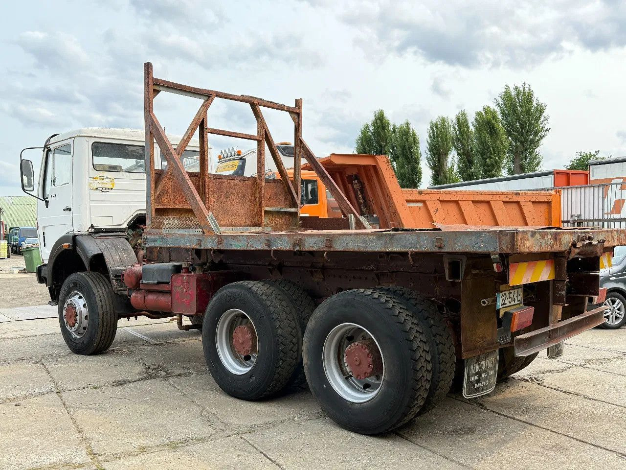 Mercedes-Benz SK 2628 V8 6X6 Platform Spring/Spring Manual gea - Camion plateau: photos 3 Mercedes-Benz SK 2628 V8 6X6 Platform Spring/Spring Manual gea - Camion plateau: photos 3