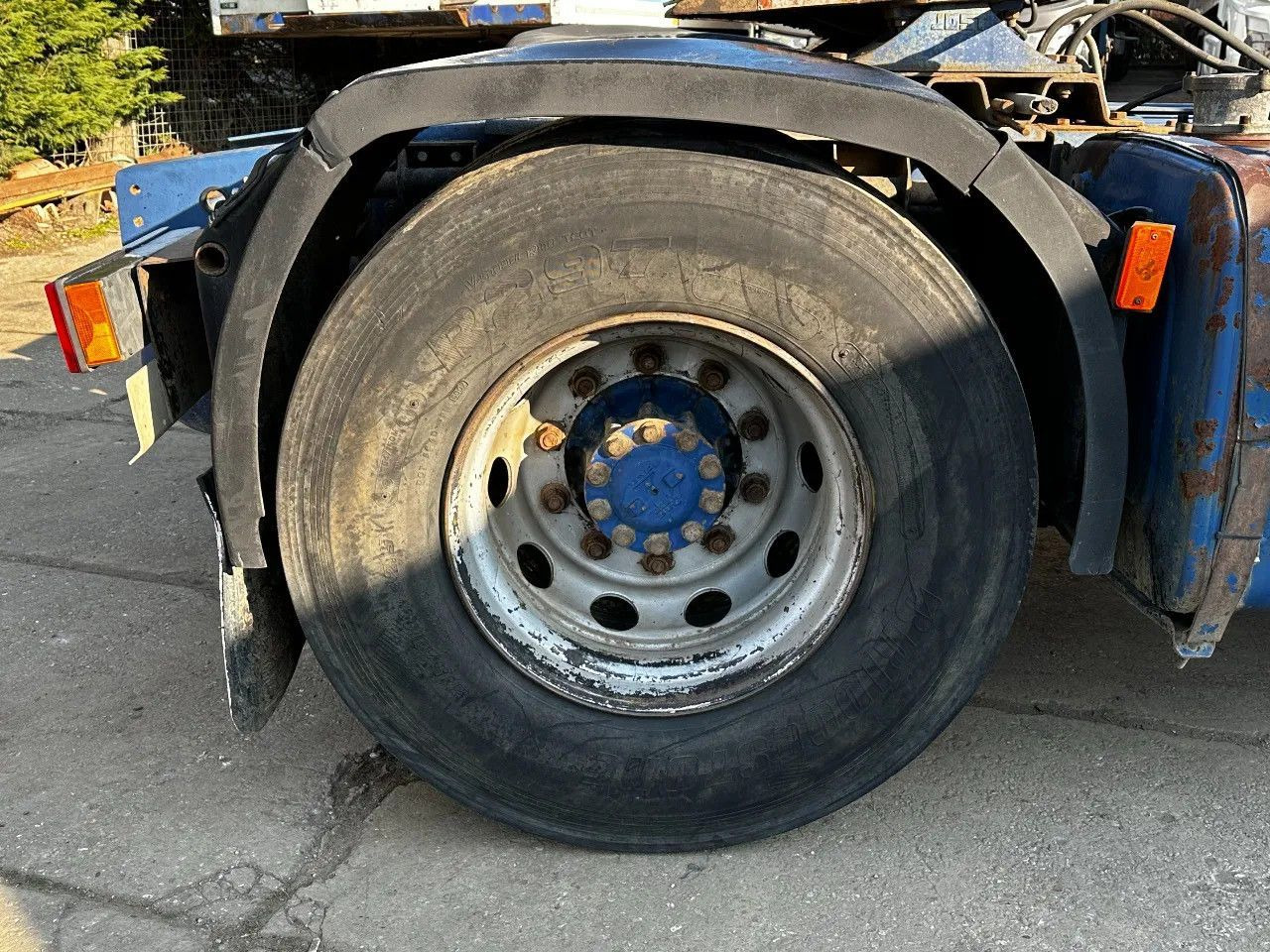 DAF XF 95.380 4X2 Tractor-unit Spring/Air ZF Manual DAF XF 95.380 4X2 Tractor-unit Spring/Air ZF Manual - Tracteur routier: photos 5 DAF XF 95.380 4X2 Tractor-unit Spring/Air ZF Manual DAF XF 95.380 4X2 Tractor-unit Spring/Air ZF Manual - Tracteur routier: photos 5