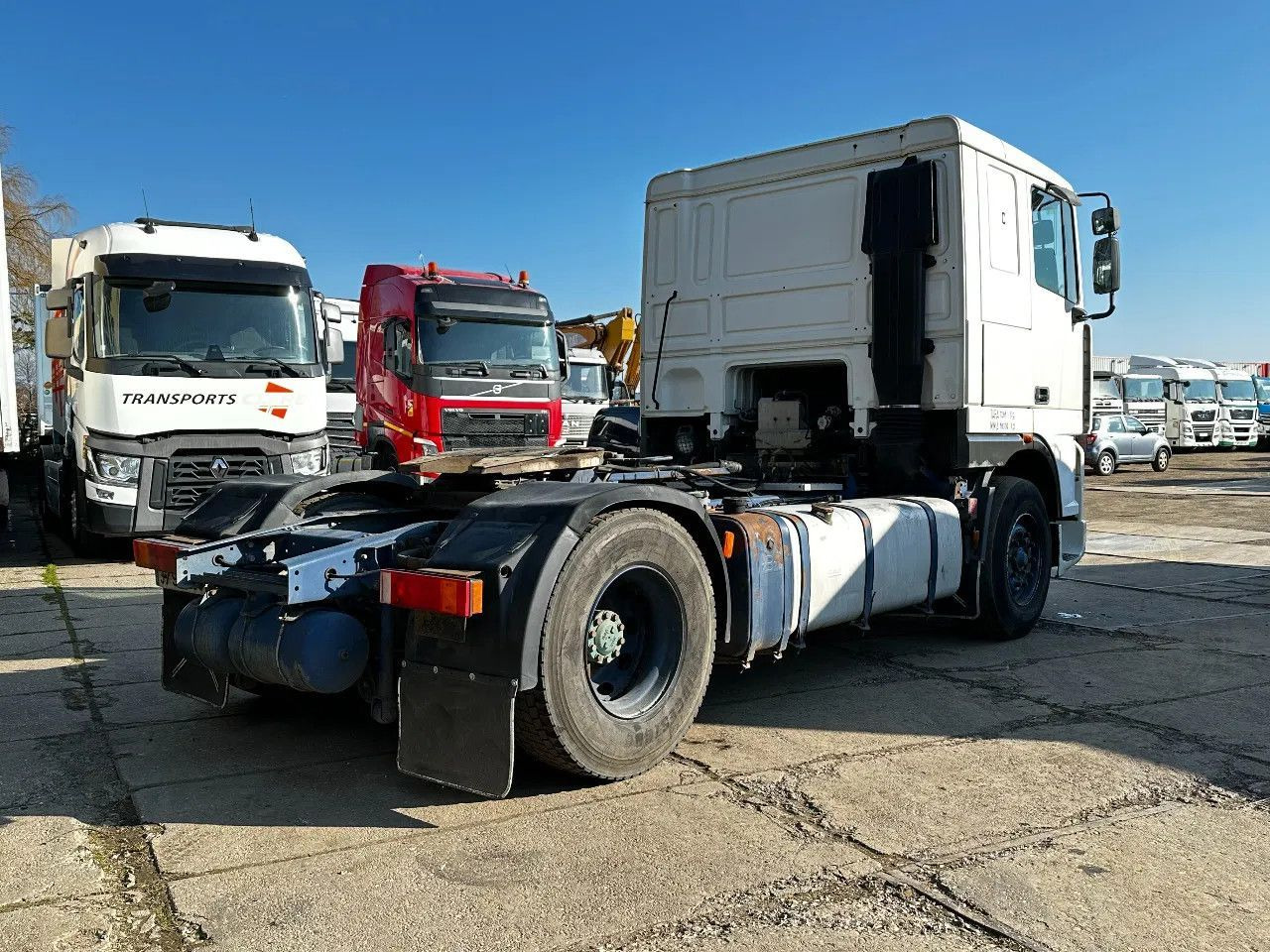 DAF XF 95.380 4X2 Tractor-unit Spring/Air ZF Manual DAF XF 95.380 4X2 Tractor-unit Spring/Air ZF Manual - Tracteur routier: photos 4 DAF XF 95.380 4X2 Tractor-unit Spring/Air ZF Manual DAF XF 95.380 4X2 Tractor-unit Spring/Air ZF Manual - Tracteur routier: photos 4