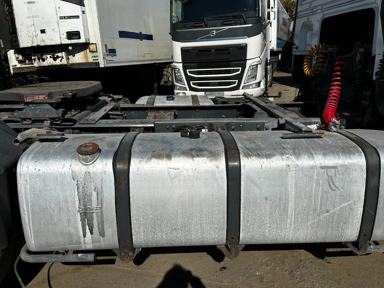 DAF XF 95.480 4X2 Tractor-unit Spring/Air ZF Manual - Tracteur routier: photos 5 DAF XF 95.480 4X2 Tractor-unit Spring/Air ZF Manual - Tracteur routier: photos 5