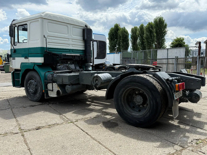 MAN 19.403 4X2 Tractor-unit Spring/Air ZF Manual Gear Low cabine - Tracteur routier: photos 3 MAN 19.403 4X2 Tractor-unit Spring/Air ZF Manual Gear Low cabine - Tracteur routier: photos 3