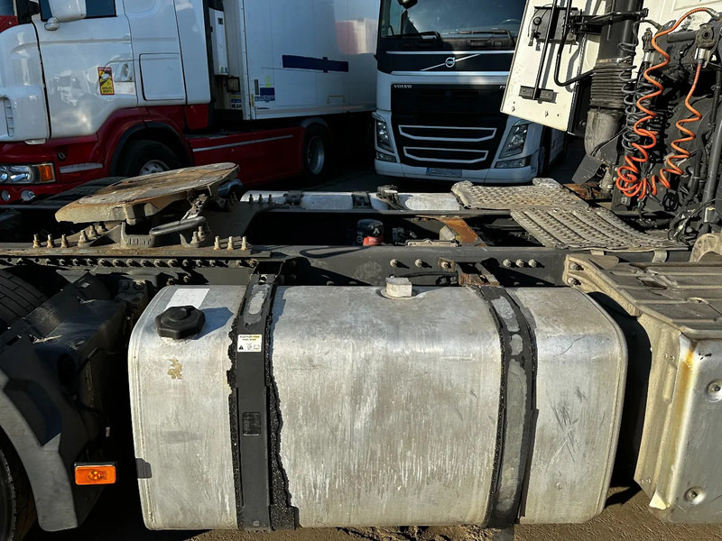 Renault T480 4X2 Tractor-unit Spring/Air D13 Engine Euro6 - Tracteur routier: photos 5 Renault T480 4X2 Tractor-unit Spring/Air D13 Engine Euro6 - Tracteur routier: photos 5