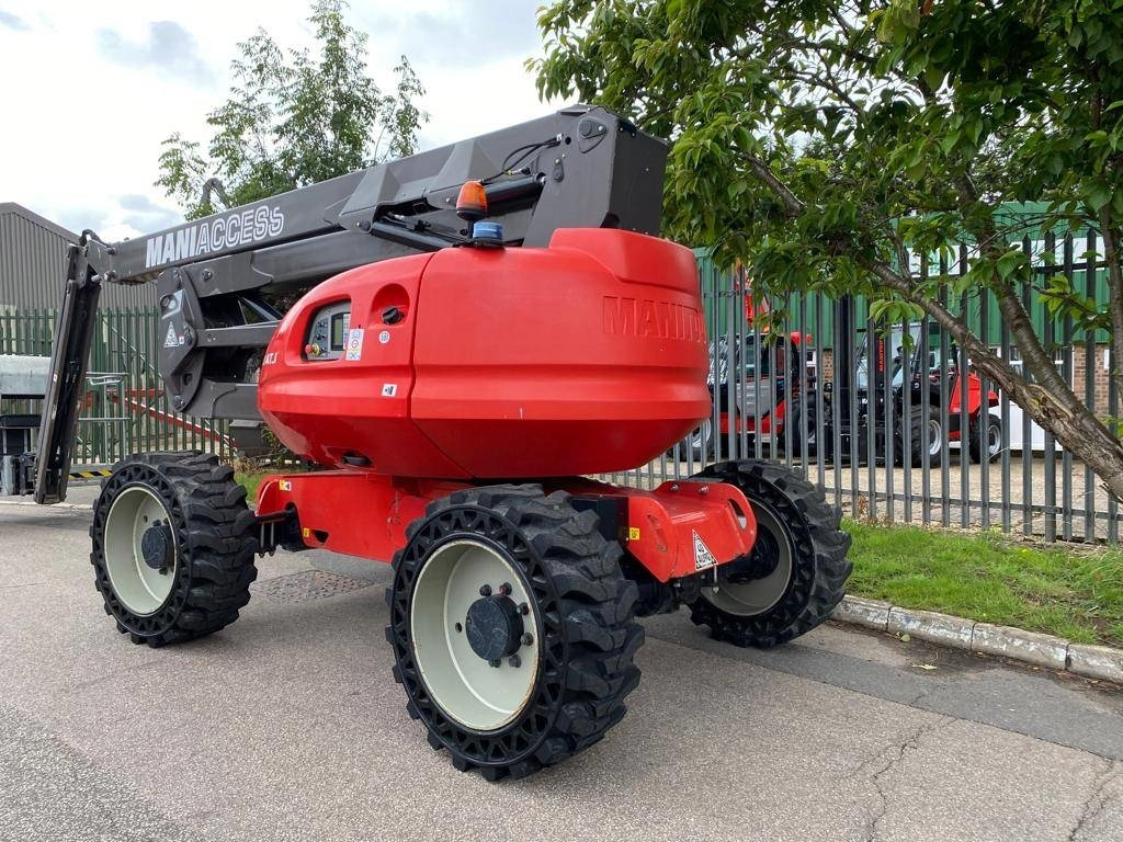 Manitou 200 ATJ - Nacelle articulée: photos 1 Manitou 200 ATJ - Nacelle articulée: photos 1