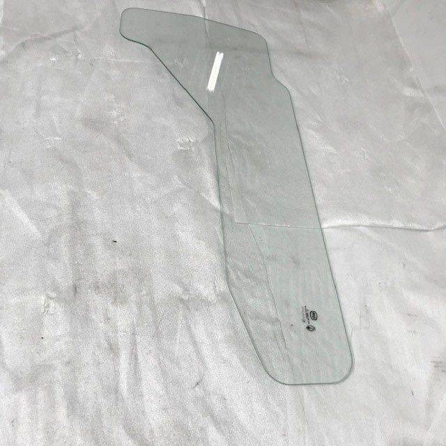 Glass for Komatsu/Fiat - Fenêtre et pièces pour Matériel de manutention: photos 1 Glass for Komatsu/Fiat - Fenêtre et pièces pour Matériel de manutention: photos 1