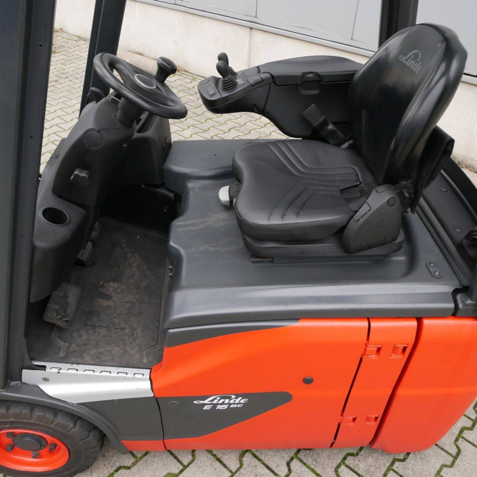 Linde E16C (386-02) EVO - Chariot élévateur électrique: photos 3 Linde E16C (386-02) EVO - Chariot élévateur électrique: photos 3