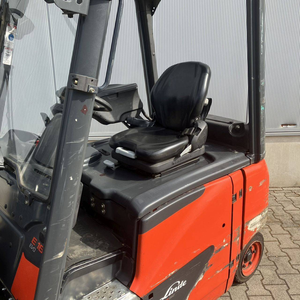Linde E16PH-02 (386) EVO - Chariot élévateur électrique: photos 4 Linde E16PH-02 (386) EVO - Chariot élévateur électrique: photos 4