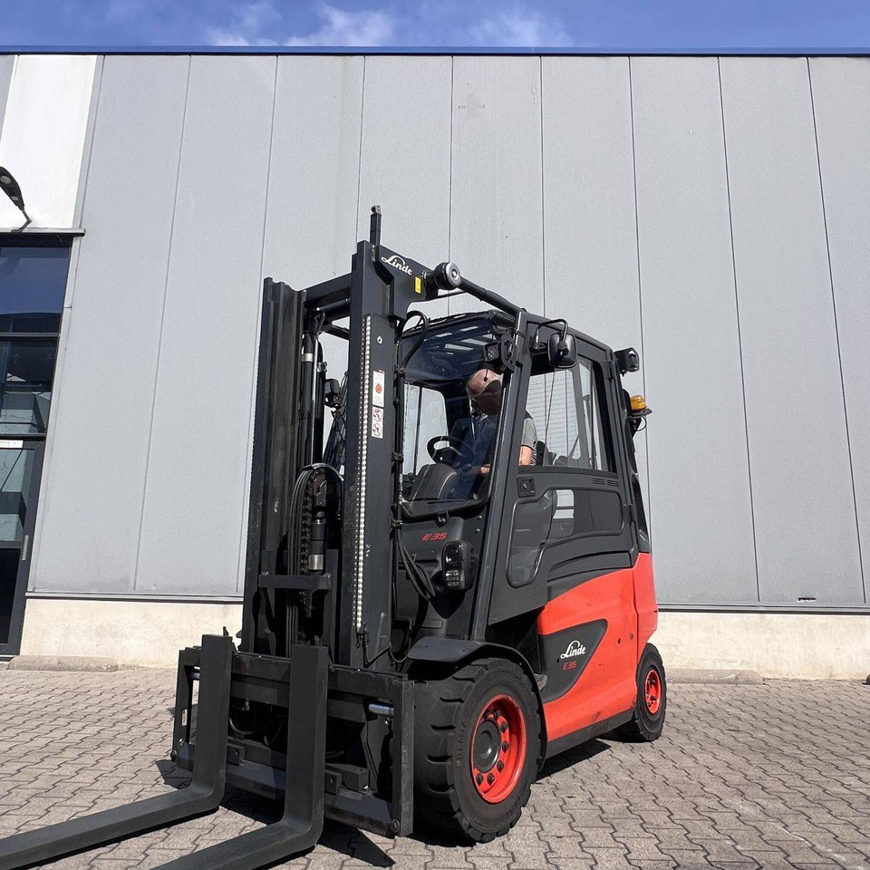 Linde E35/600H (388) - Chariot élévateur électrique: photos 1 Linde E35/600H (388) - Chariot élévateur électrique: photos 1