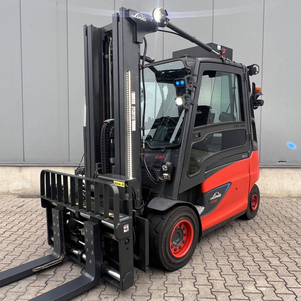 Linde E50/600HL (388) - Chariot élévateur électrique: photos 1 Linde E50/600HL (388) - Chariot élévateur électrique: photos 1