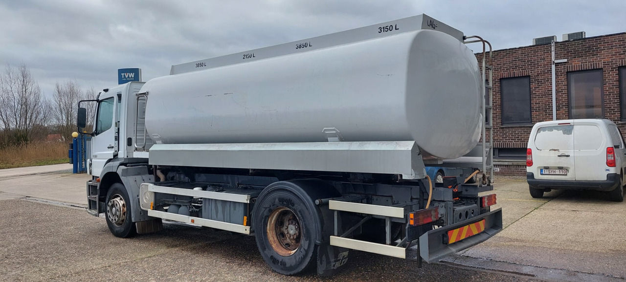 Camion citerne MERCEDES: photos 10