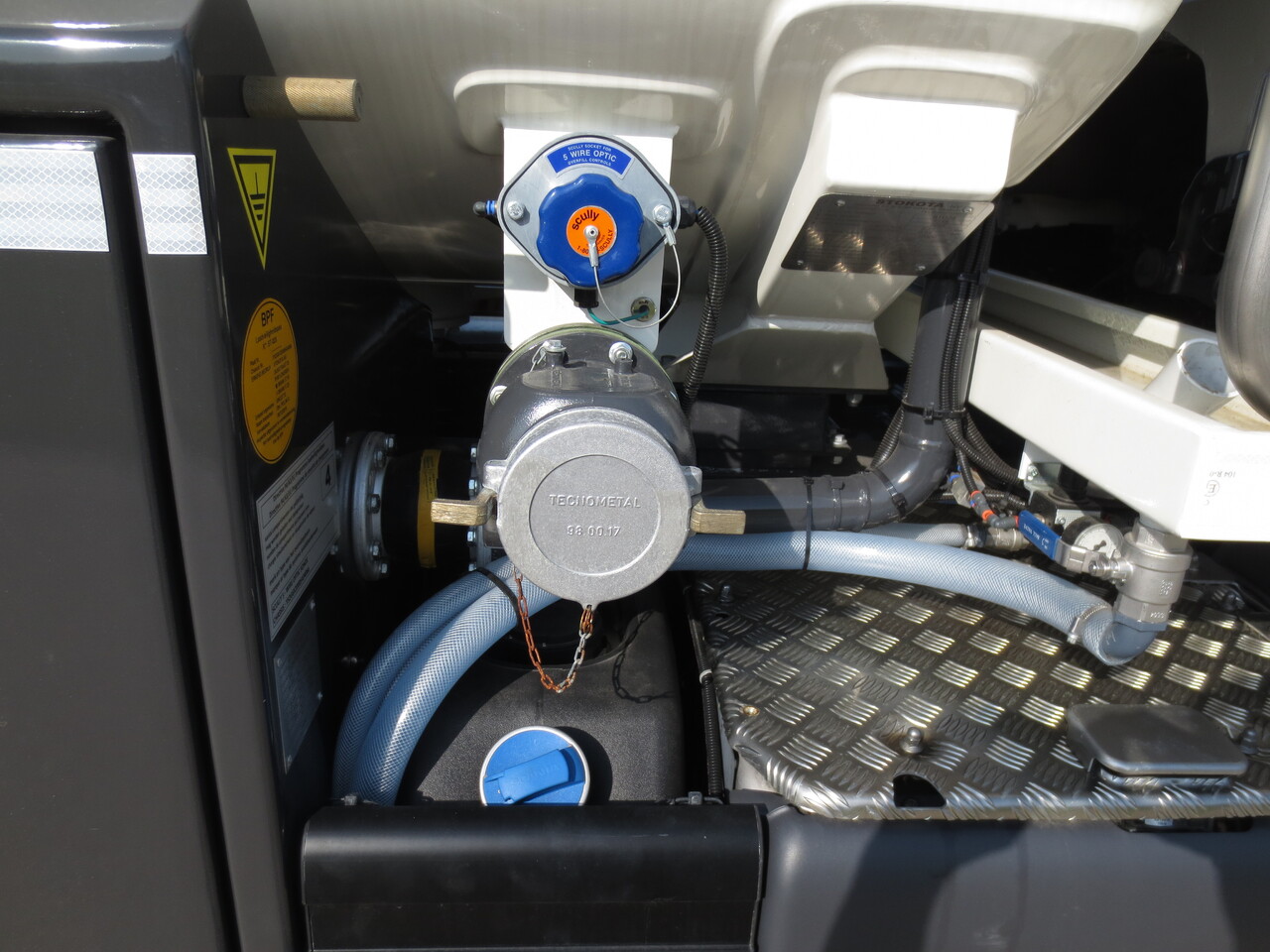 SCANIA G370 - Camion citerne: photos 3 SCANIA G370 - Camion citerne: photos 3