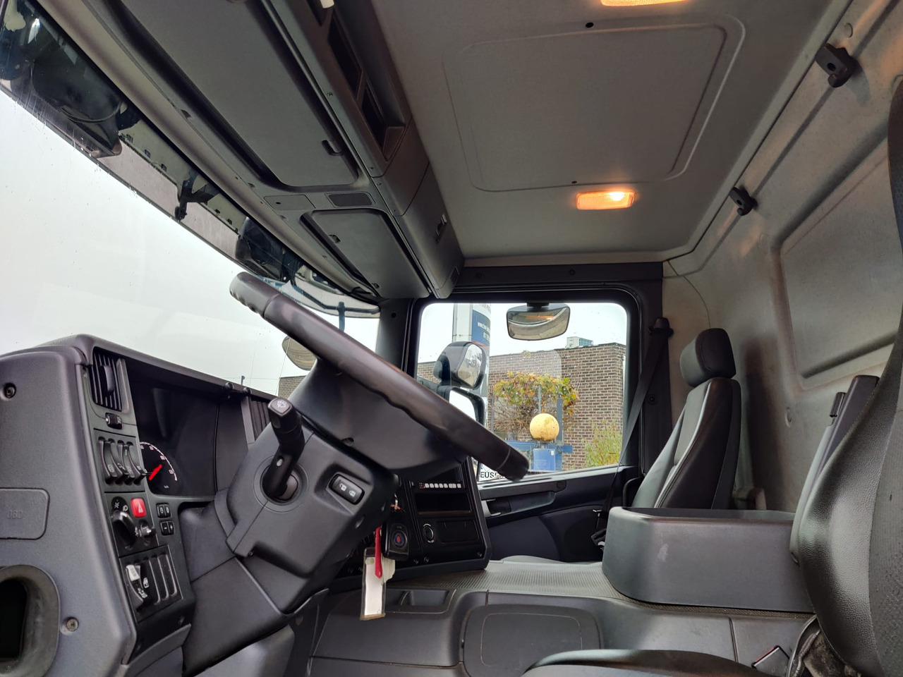 SCANIA P400 - Camion citerne: photos 3 SCANIA P400 - Camion citerne: photos 3