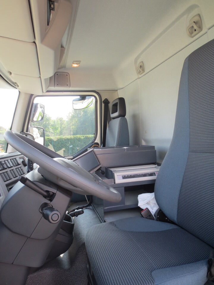Camion citerne VOLVO FL: photos 10