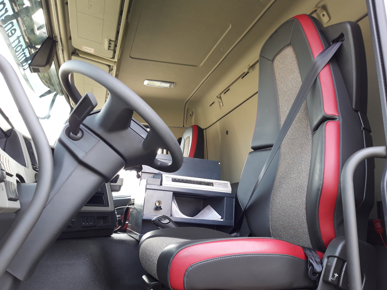 VOLVO FM - Camion citerne: photos 5 VOLVO FM - Camion citerne: photos 5
