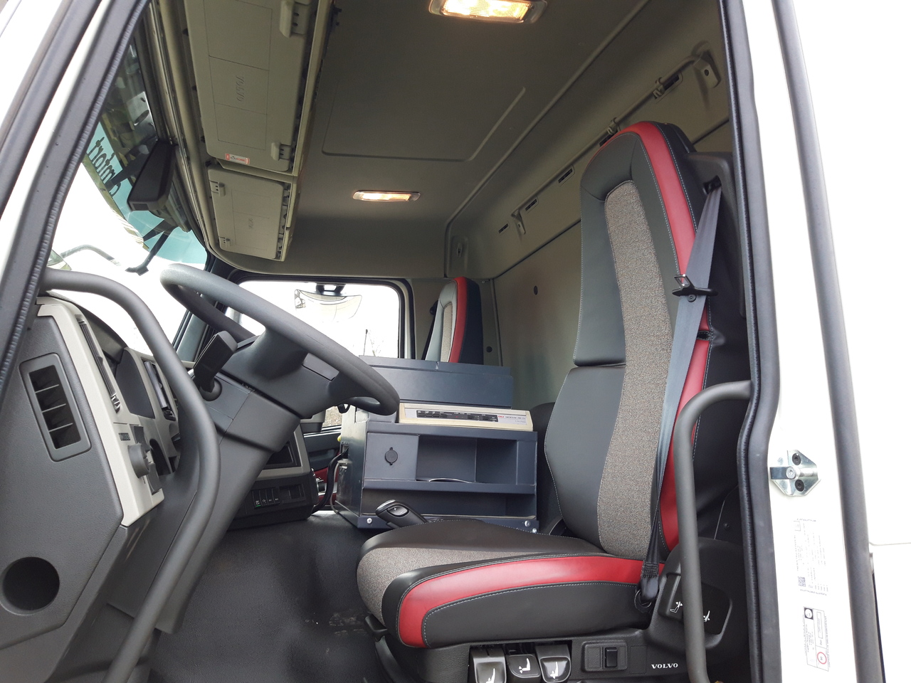 Camion citerne Volvo FM: photos 9