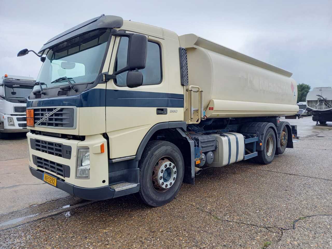 Volvo FM - Camion citerne: photos 1 Volvo FM - Camion citerne: photos 1