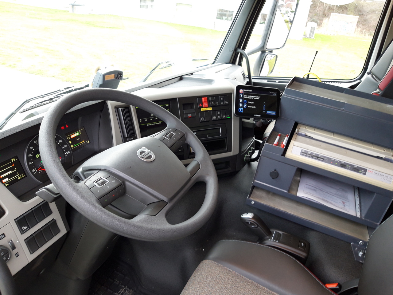 Photo d'intérieur 1: Camion citerne Volvo FM