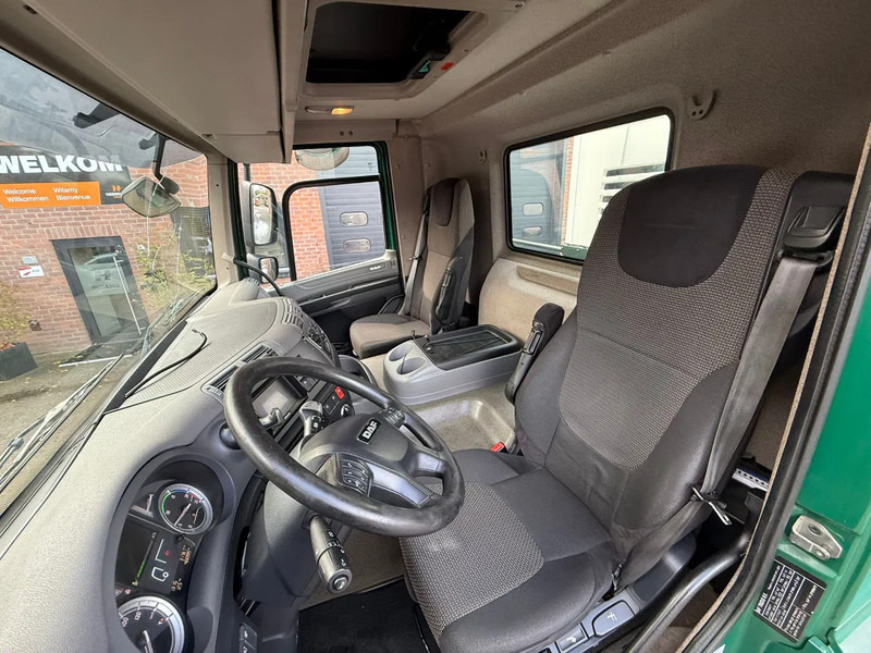 Camion isothermique DAF CF 290 +HTF Koeloplegger TRS PTO koelmotor Dhollandia 3000KG NL466.995KM: photos 11 Camion isothermique DAF CF 290 +HTF Koeloplegger TRS PTO koelmotor Dhollandia 3000KG NL466.995KM: photos 11