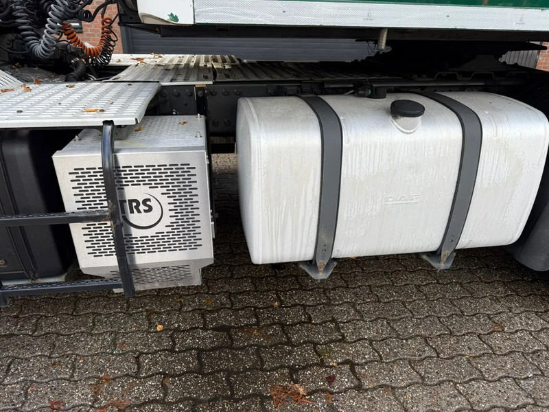 Camion isothermique DAF CF 290 +HTF Koeloplegger TRS PTO koelmotor Dhollandia 3000KG NL466.995KM: photos 19 Camion isothermique DAF CF 290 +HTF Koeloplegger TRS PTO koelmotor Dhollandia 3000KG NL466.995KM: photos 19