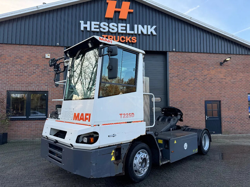 Mafi T225D T225D Rangeertrekker met Kenteken & vangmuil! - Tracteur portuaire: photos 1 Mafi T225D T225D Rangeertrekker met Kenteken & vangmuil! - Tracteur portuaire: photos 1