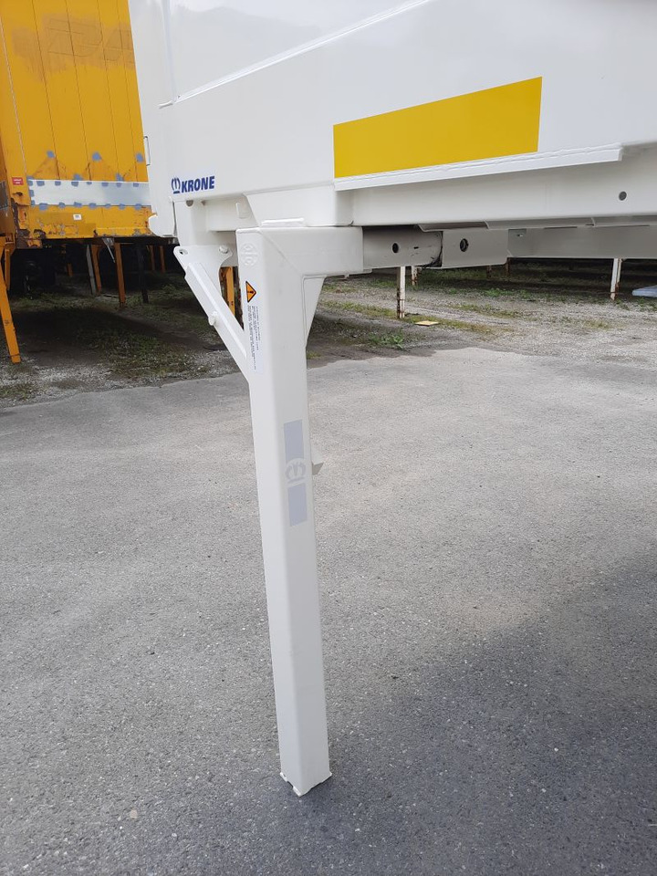 Krone BDF-System, 7.450 mm lang, Dach isoliert - Carrosserie fourgon: photos 1 Krone BDF-System, 7.450 mm lang, Dach isoliert - Carrosserie fourgon: photos 1