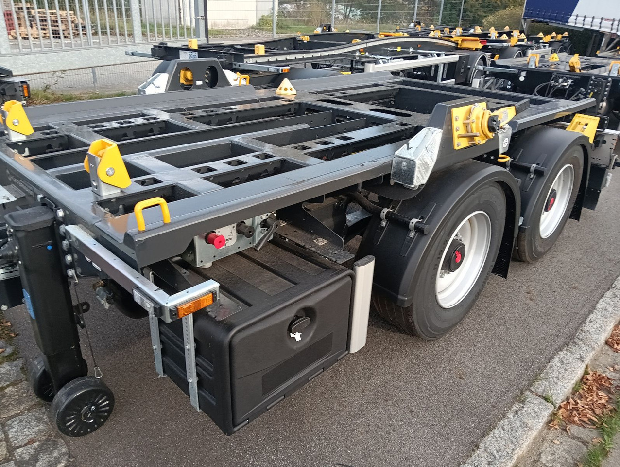 Hüffermann 2-A-MINI-CARRIER SAFETYFIX VERZINKT NEU TOP-PREI - Remorque ampliroll/ Multibenne: photos 3 Hüffermann 2-A-MINI-CARRIER SAFETYFIX VERZINKT NEU TOP-PREI - Remorque ampliroll/ Multibenne: photos 3