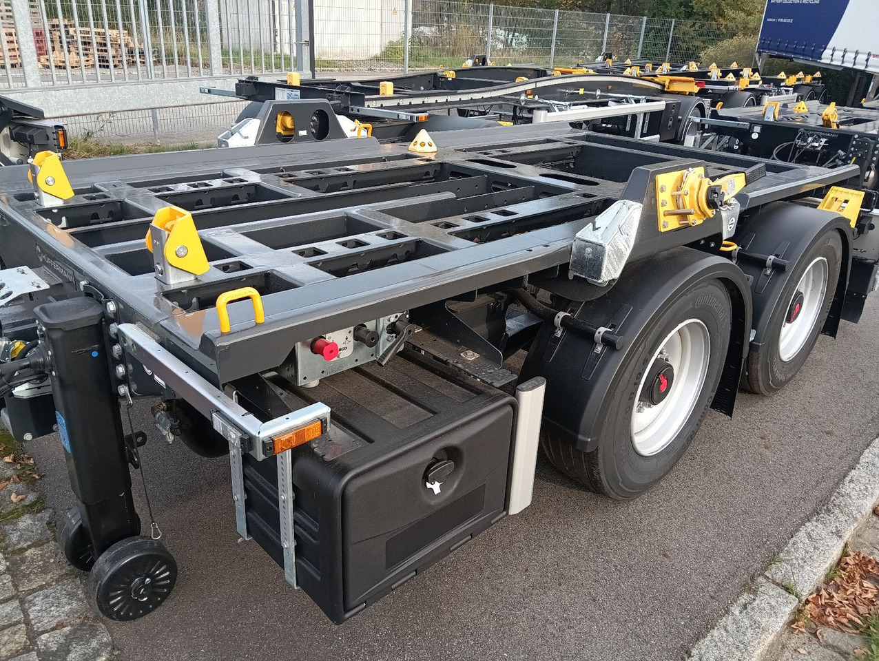 Hüffermann 2-A-MINI-CARRIER SAFETYFIX VERZINKT NEU TOP-PREI - Remorque ampliroll/ Multibenne: photos 1 Hüffermann 2-A-MINI-CARRIER SAFETYFIX VERZINKT NEU TOP-PREI - Remorque ampliroll/ Multibenne: photos 1