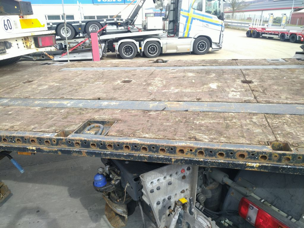 Semi-remorque plateau Krone SDP27 TwistLocks 40"+ 20" BPW Lift Rungentaschen: photos 18 Semi-remorque plateau Krone SDP27 TwistLocks 40"+ 20" BPW Lift Rungentaschen: photos 18