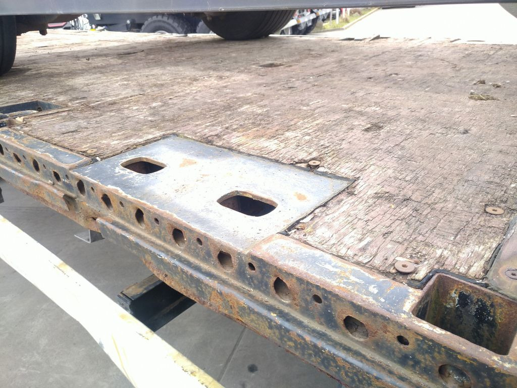 Semi-remorque plateau Krone SDP27 TwistLocks 40"+ 20" BPW Lift Rungentaschen: photos 14 Semi-remorque plateau Krone SDP27 TwistLocks 40"+ 20" BPW Lift Rungentaschen: photos 14