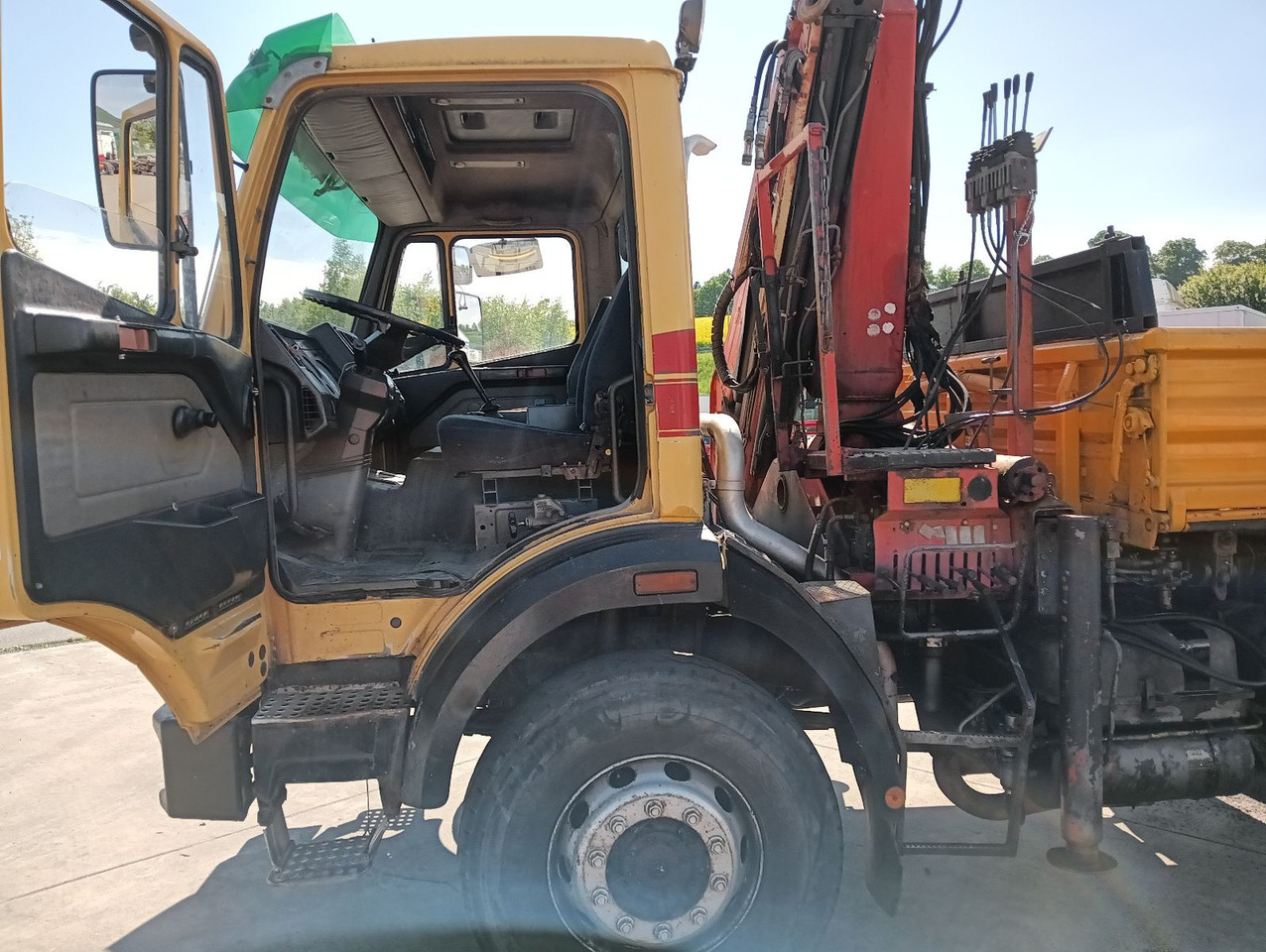 Mercedes-Benz SK 1722 AK 4x4 Blatt Schalter PalfingerPK10500A4 - Camion benne, Camion grue: photos 4 Mercedes-Benz SK 1722 AK 4x4 Blatt Schalter PalfingerPK10500A4 - Camion benne, Camion grue: photos 4