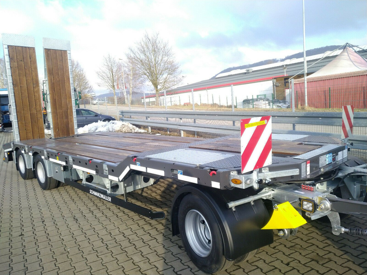 Schwarzmüller 3-A hydr.Rampen Baggermulde Spritzverzinkt Eiche - Remorque porte-engin surbaissée: photos 1 Schwarzmüller 3-A hydr.Rampen Baggermulde Spritzverzinkt Eiche - Remorque porte-engin surbaissée: photos 1