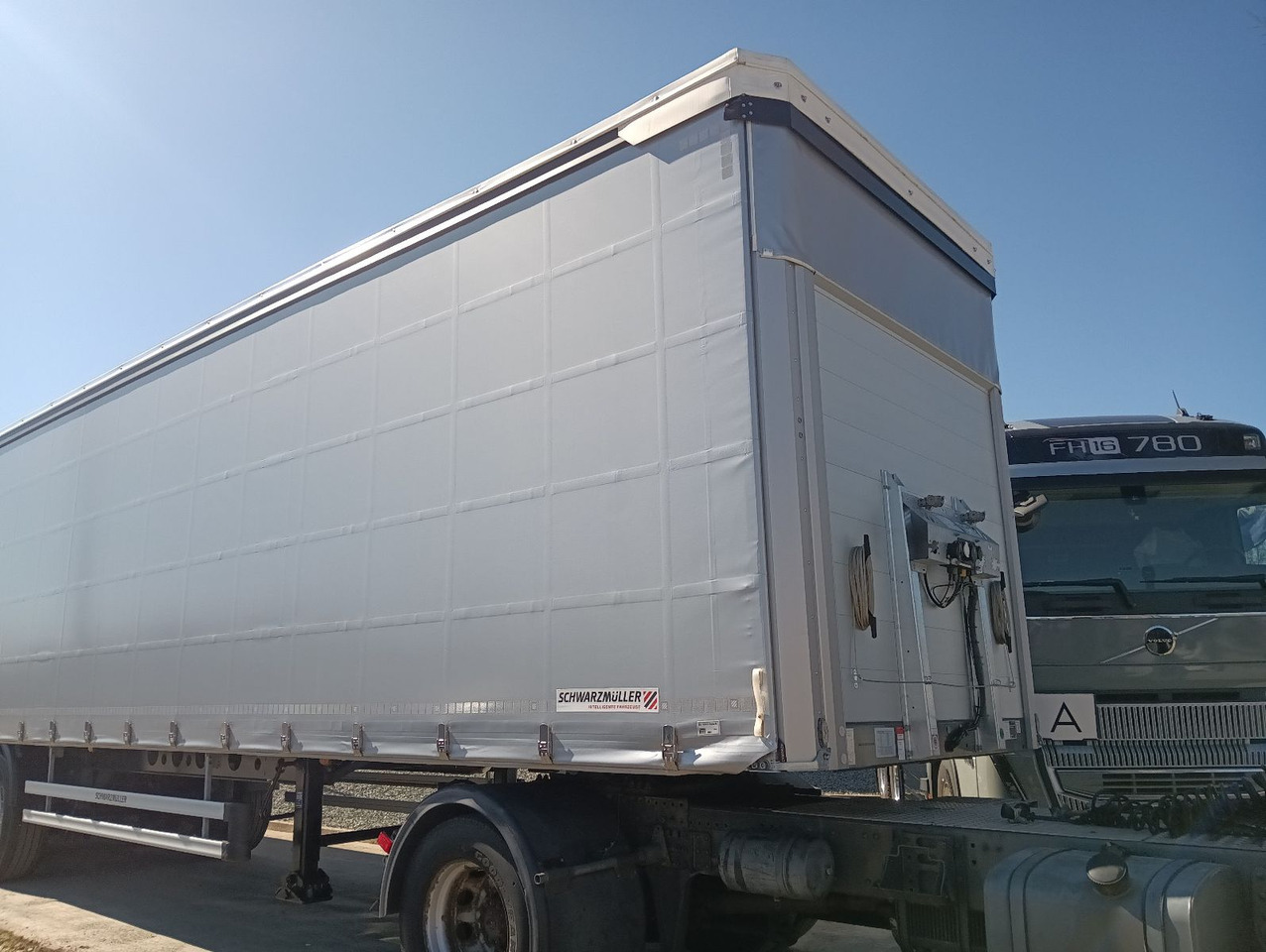 Schwarzmüller ASSE STERZANTE, TETTUCIO APRIBILE HUBDACH LENKAC - Semi-remorque rideaux coulissants: photos 4 Schwarzmüller ASSE STERZANTE, TETTUCIO APRIBILE HUBDACH LENKAC - Semi-remorque rideaux coulissants: photos 4