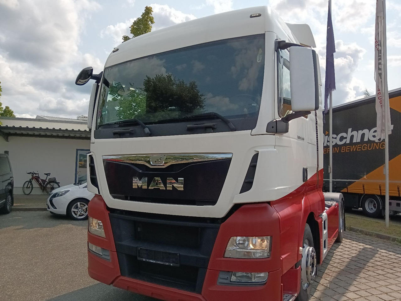 MAN TGX 18:440 BLS INTARDER Vollspoiler Reifen70-90% MAN TGX 18:440 BLS INTARDER Vollspoiler Reifen70-90% - Tracteur routier: photos 1 MAN TGX 18:440 BLS INTARDER Vollspoiler Reifen70-90% MAN TGX 18:440 BLS INTARDER Vollspoiler Reifen70-90% - Tracteur routier: photos 1