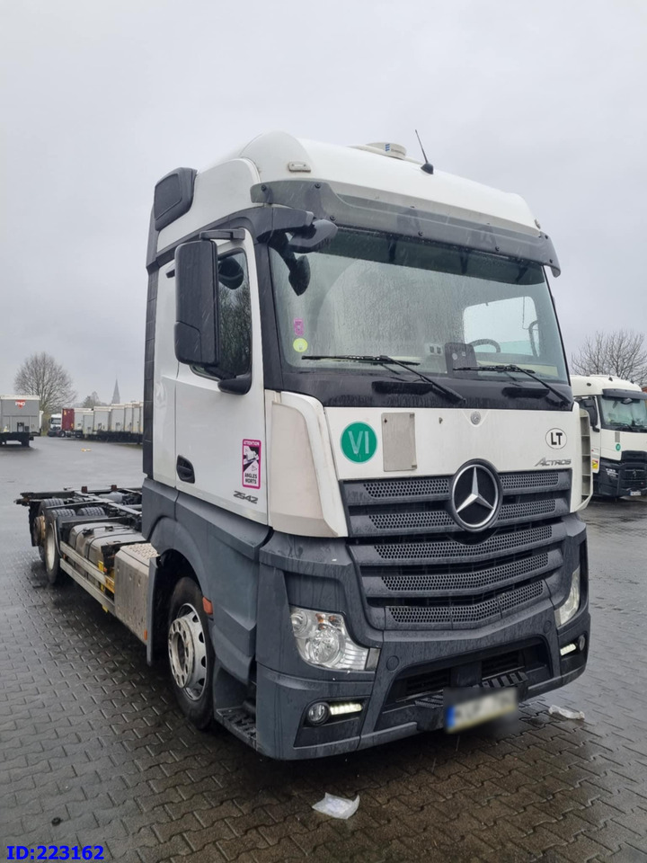 MERCEDES-BENZ Actros 2542 BDF 6x2 Euro6 - Châssis cabine: photos 2 MERCEDES-BENZ Actros 2542 BDF 6x2 Euro6 - Châssis cabine: photos 2
