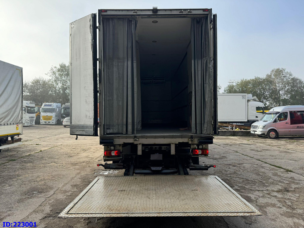 MERCEDES-BENZ Antos 2540 6x2 Euro6 - Camion frigorifique: photos 5 MERCEDES-BENZ Antos 2540 6x2 Euro6 - Camion frigorifique: photos 5