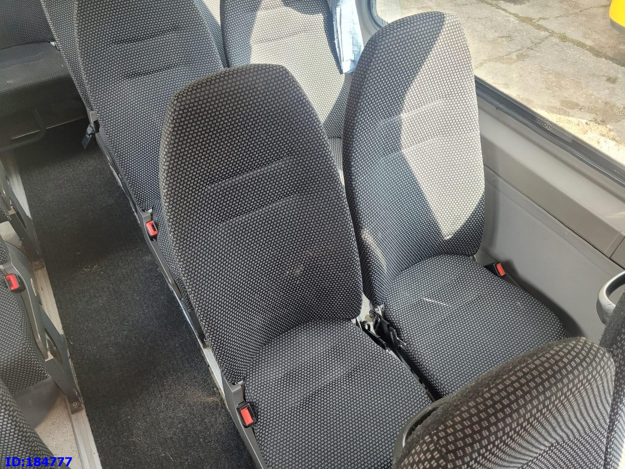 Autocar MERCEDES-BENZ Sprinter 515 Transfer 20-seater: photos 17