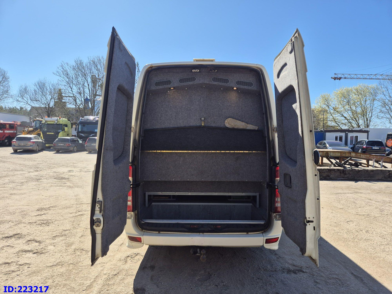 MERCEDES-BENZ Sprinter 518 VIP Prostyle 17-Place (Motor defekt) - Autocar: photos 5 MERCEDES-BENZ Sprinter 518 VIP Prostyle 17-Place (Motor defekt) - Autocar: photos 5
