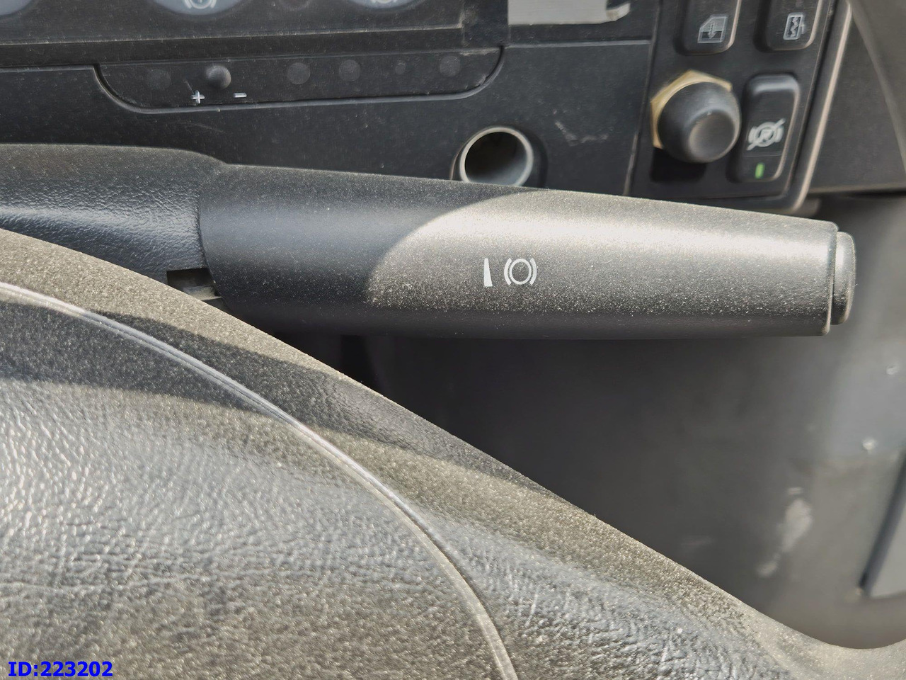 Minibus, Autocar MERCEDES-BENZ Sunrider 818D Vario 33 - Seater: photos 10 Minibus, Autocar MERCEDES-BENZ Sunrider 818D Vario 33 - Seater: photos 10