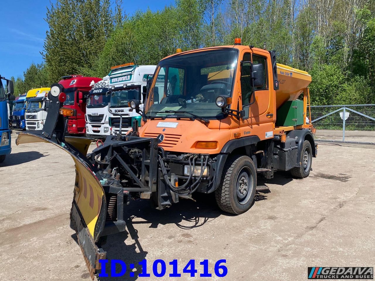 MERCEDES-BENZ Unimog U300 4X4 - Engin de déneigement: photos 1 MERCEDES-BENZ Unimog U300 4X4 - Engin de déneigement: photos 1