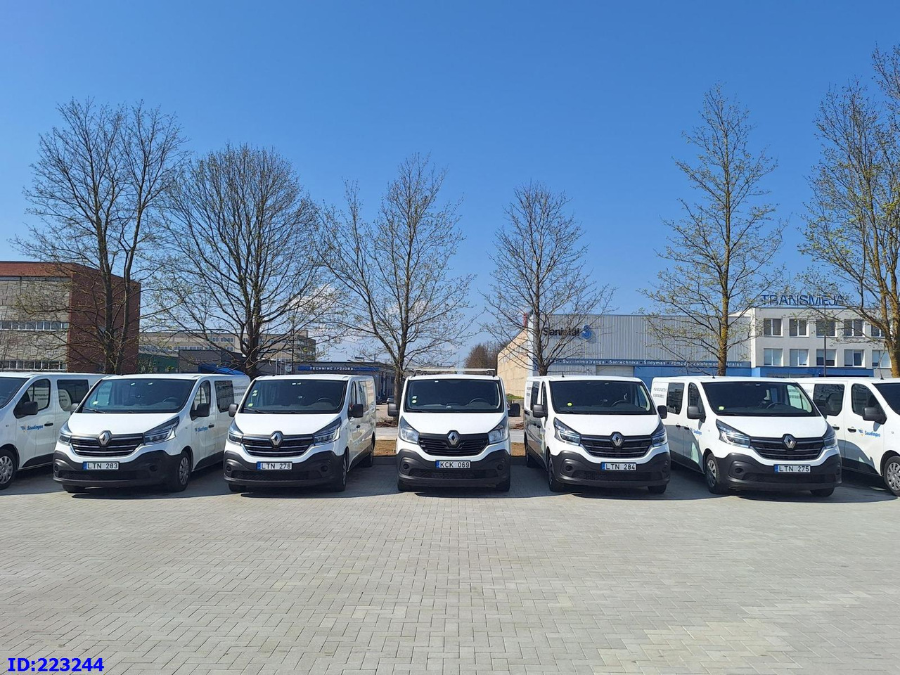 RENAULT Trafic (6pcs. available) - Utilitaire double cabine: photos 2 RENAULT Trafic (6pcs. available) - Utilitaire double cabine: photos 2