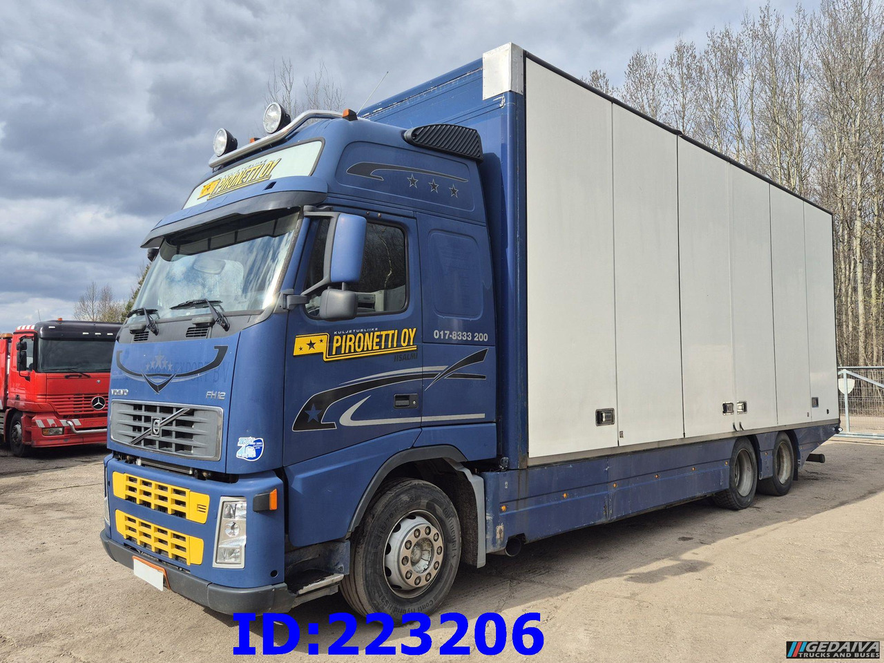 VOLVO FH12 420HP 6x2 - Camion isothermique: photos 1 VOLVO FH12 420HP 6x2 - Camion isothermique: photos 1