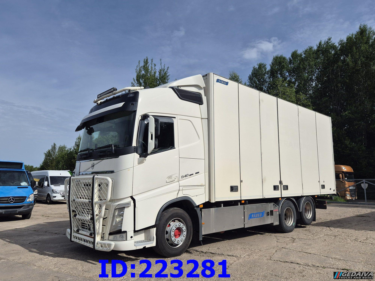 VOLVO FH13 540HP 6x2 (10 tyre) Euro6 - Camion isothermique: photos 1 VOLVO FH13 540HP 6x2 (10 tyre) Euro6 - Camion isothermique: photos 1