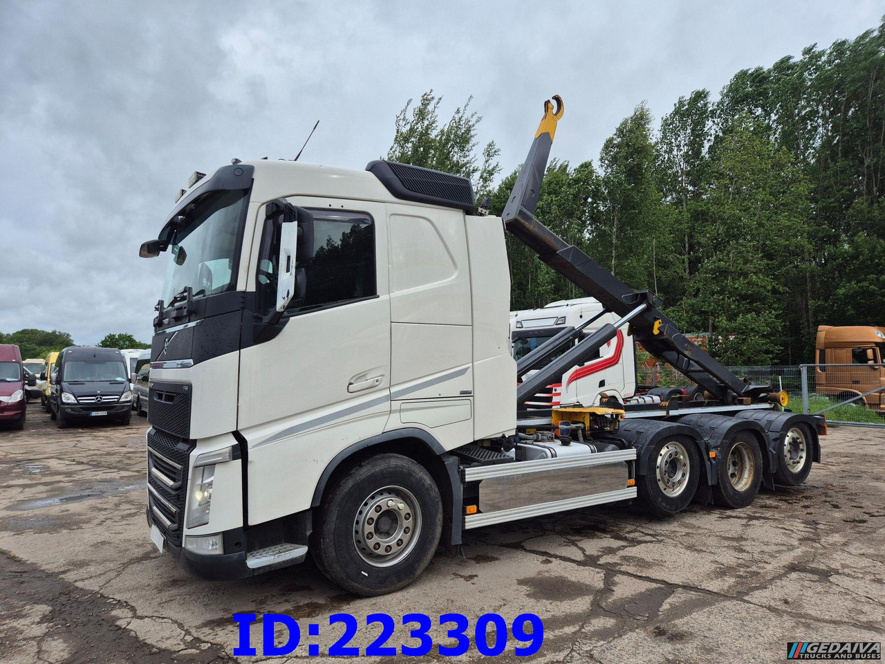 VOLVO FH13 540HP 8x2 Hook lift (2axles steering - 2 axles lifting) - Camion ampliroll: photos 1 VOLVO FH13 540HP 8x2 Hook lift (2axles steering - 2 axles lifting) - Camion ampliroll: photos 1