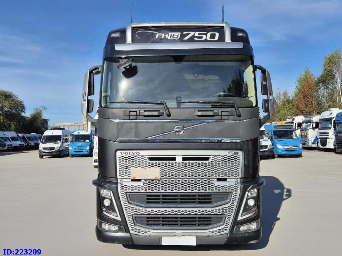 VOLVO FH16 750HP 8x4 Steering axle - Châssis cabine: photos 2 VOLVO FH16 750HP 8x4 Steering axle - Châssis cabine: photos 2