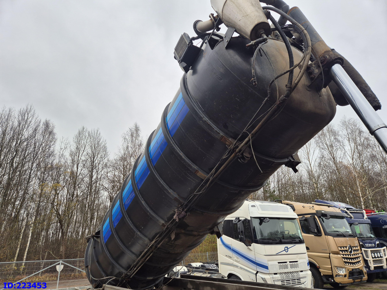 VOLVO FM11 450HP 6x2 TANK 16000 l / VACUUM JUROP PR 150 / ASENIZACYJNY / Euro5 / Steering Axle - Camion citerne: photos 5 VOLVO FM11 450HP 6x2 TANK 16000 l / VACUUM JUROP PR 150 / ASENIZACYJNY / Euro5 / Steering Axle - Camion citerne: photos 5