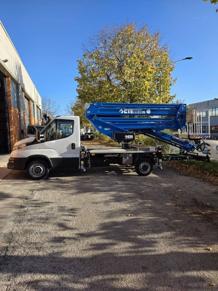 CTE ZED 25 - Camion avec nacelle: photos 1 CTE ZED 25 - Camion avec nacelle: photos 1