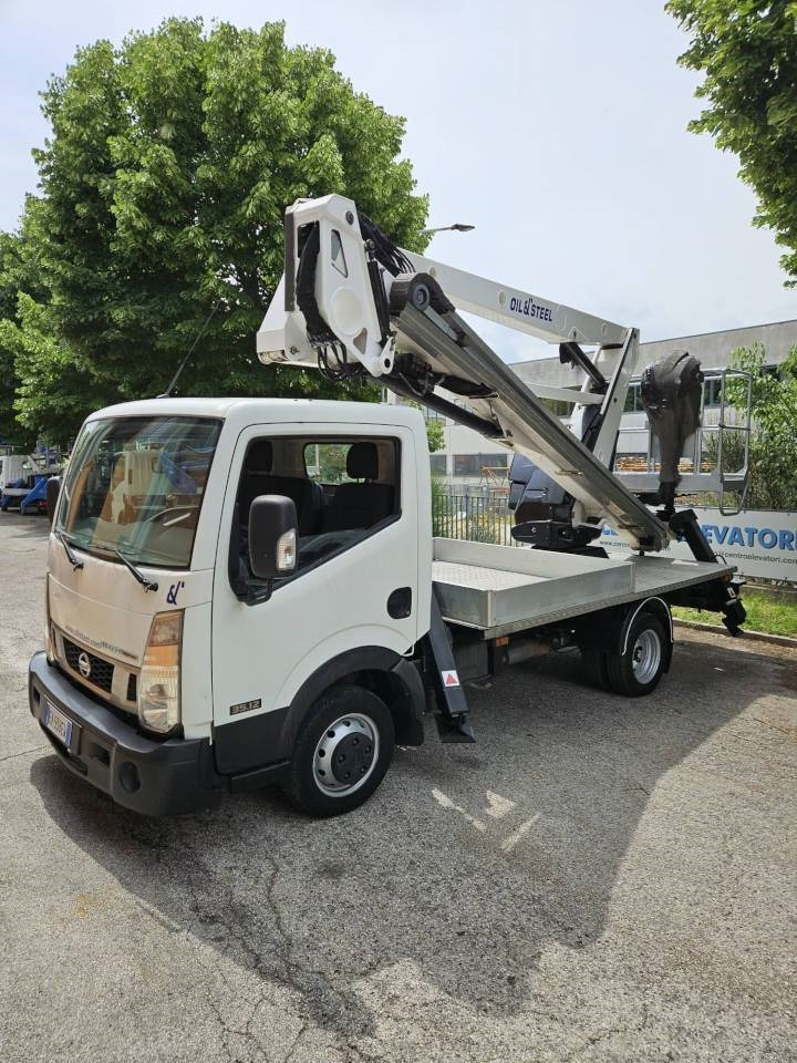 Oil & Steel Snake 21.12  - Camion avec nacelle: photos 1 Oil & Steel Snake 21.12  - Camion avec nacelle: photos 1